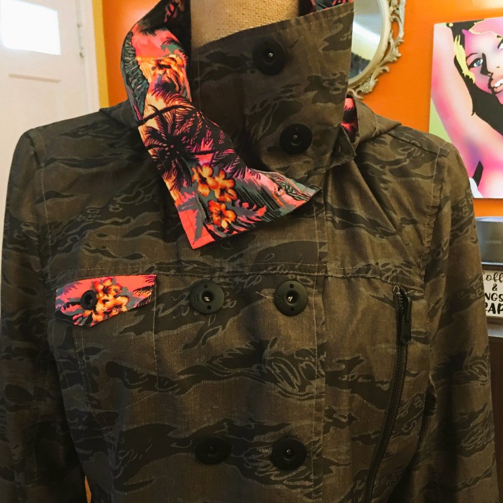 💗BUNDLE 3 & GET 1 FREE💗 HURLEY'S RAINCOAT - JUNIORS XL